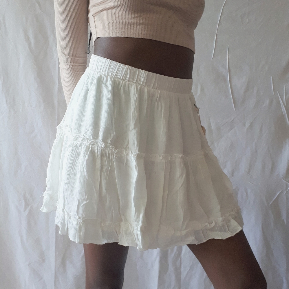 Garage tiered skirt